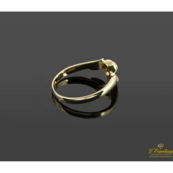 ANILLOS / SORTIJAS Sortija en oro amarillo con esmeralda y brillantes.