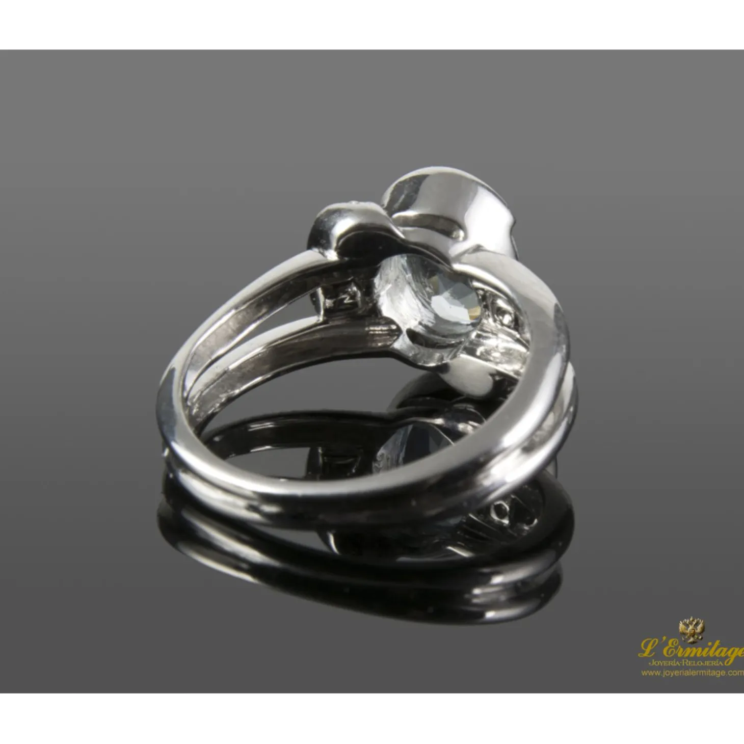ANILLOS / SORTIJAS Sortija en oro blanco con un aguamarina y brillantes