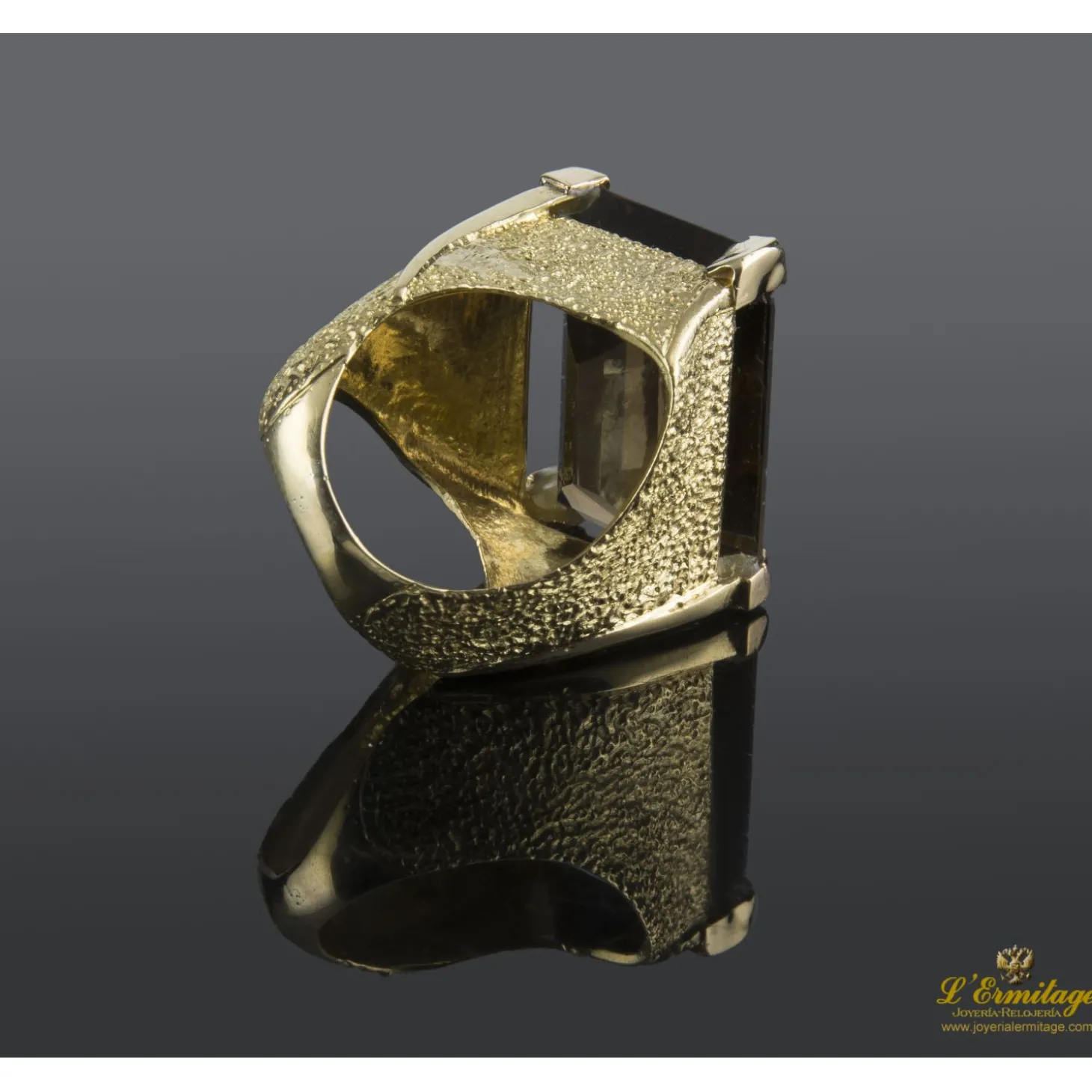 ANILLOS / SORTIJAS Sortija en oro marillo con cuarzo ahumado