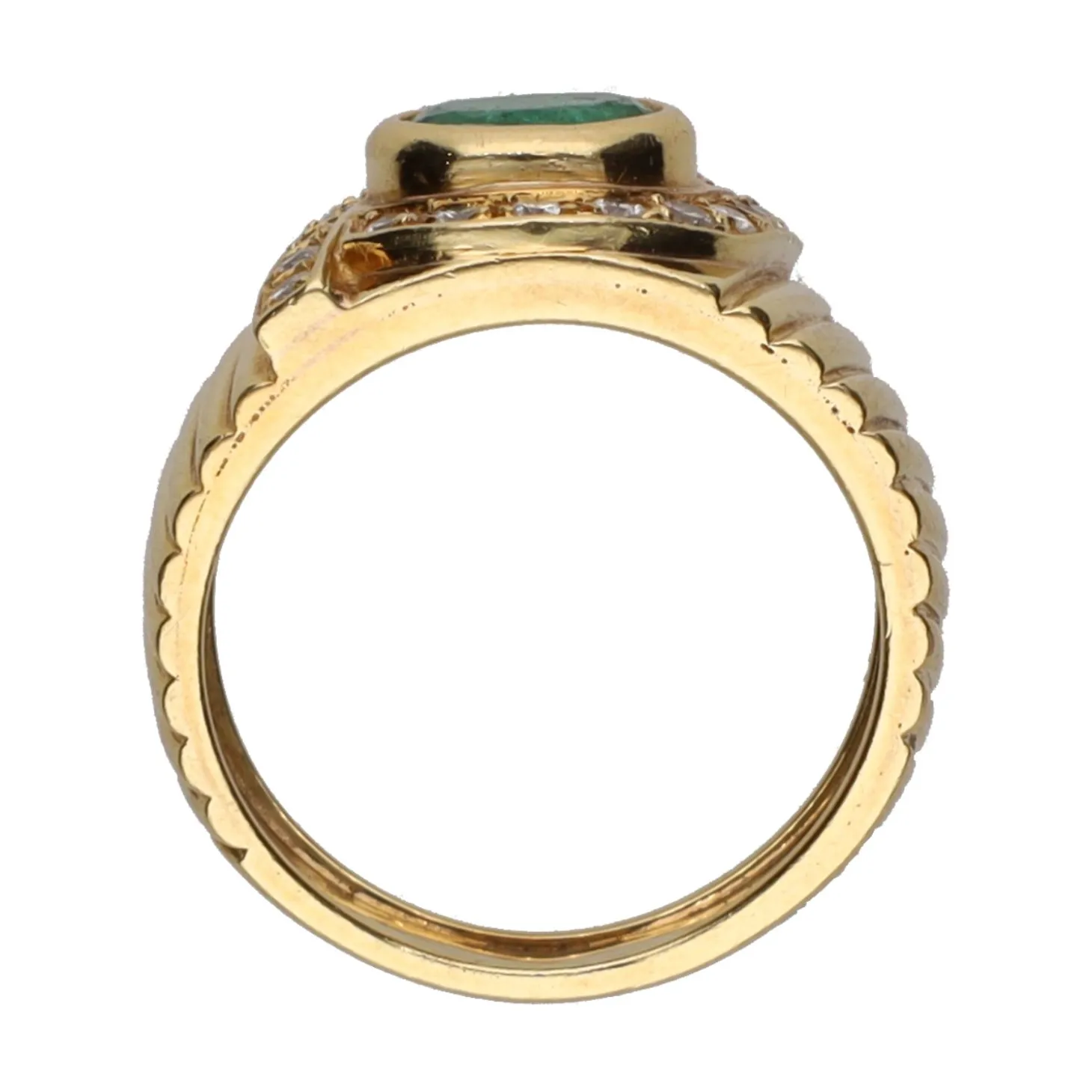 ANILLOS / SORTIJAS Sortija en oro amarillo, esmeralda y brillantes. Talla 12.