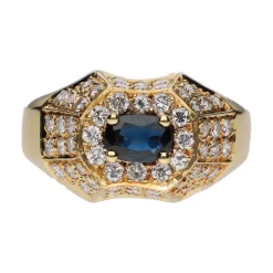 ANILLOS / SORTIJAS Sortija en oro amarillo con zafiro y brillantes. Talla 12.