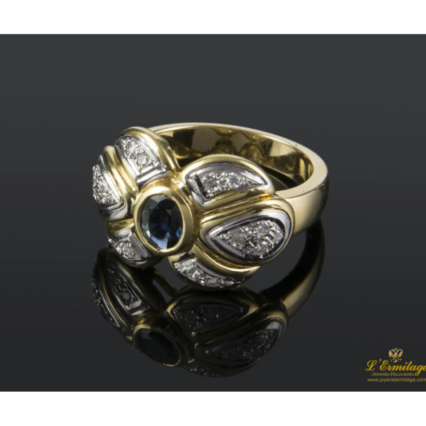 ANILLOS / SORTIJAS Sortija en oro amarillo y oro blanco con un zafiro y brillantes