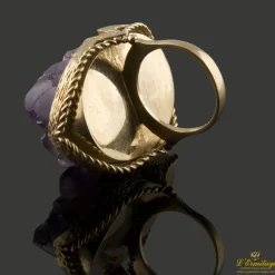 ANILLOS / SORTIJAS Sortija en oro amarillo con geoda de amatista