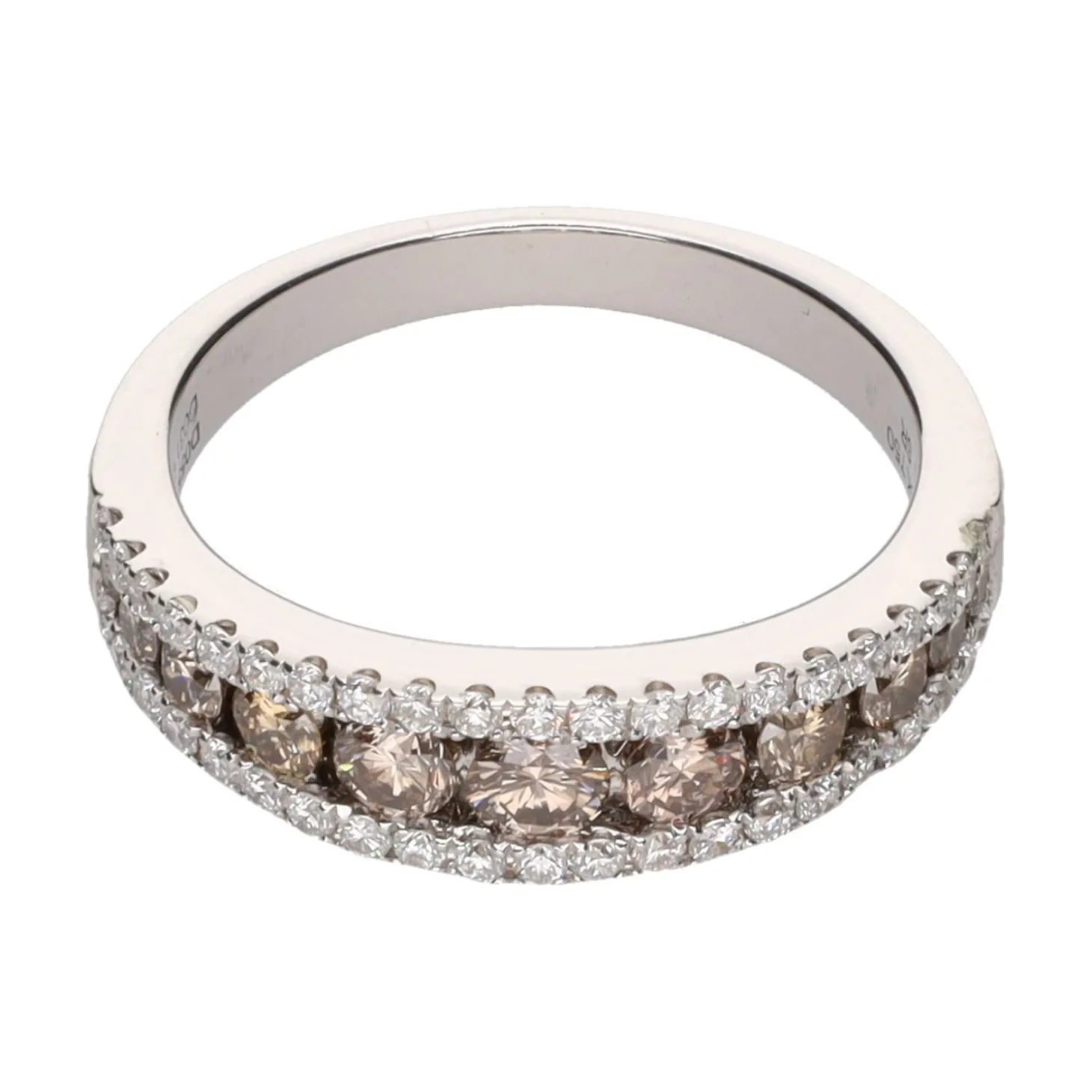 ANILLOS / SORTIJAS Sortija en oro blanco con diamantes naturales.