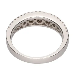ANILLOS / SORTIJAS Sortija en oro blanco con diamantes naturales.
