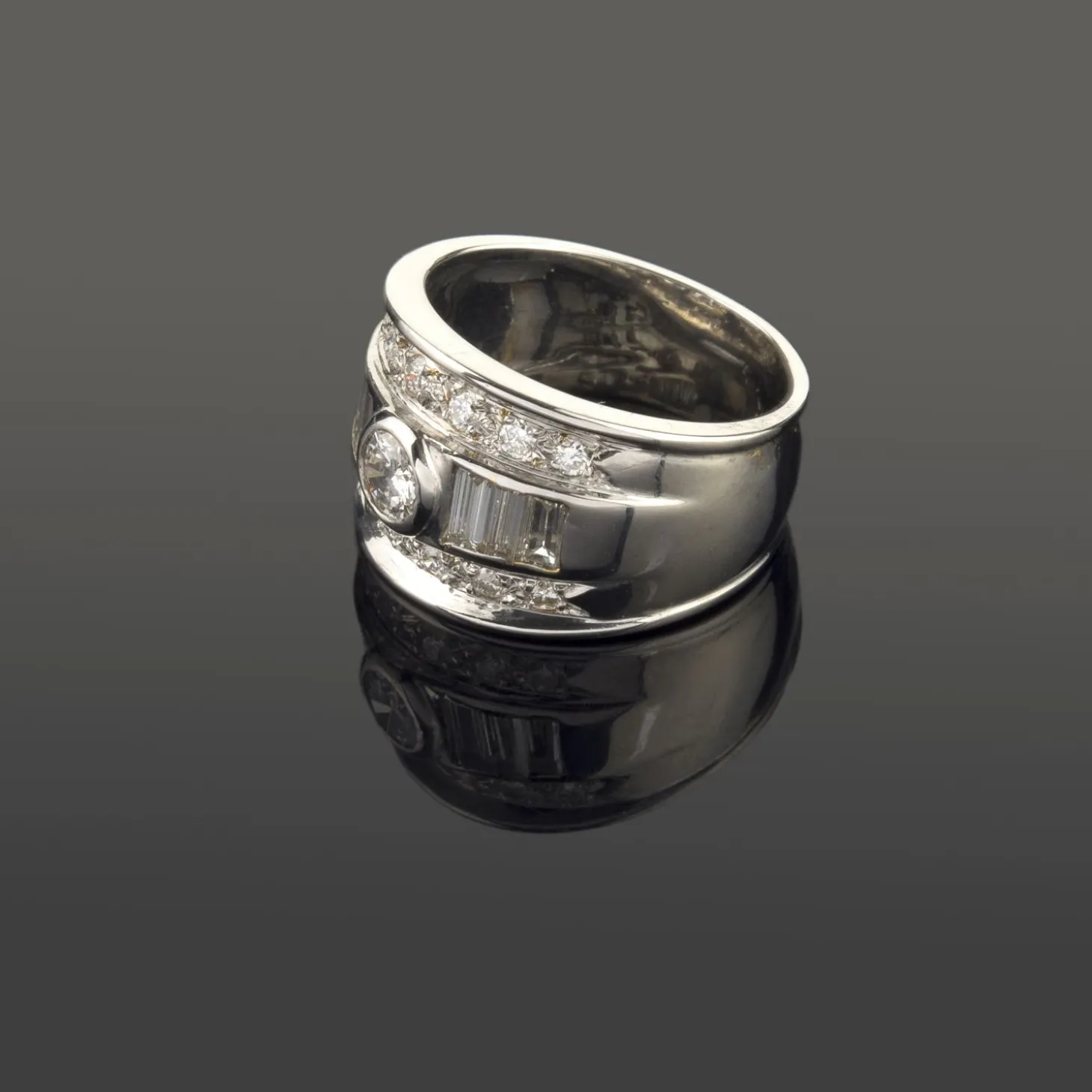ANILLOS / SORTIJAS Sortija en oro blanco con brillantes y diamantes