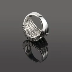 ANILLOS / SORTIJAS Sortija en oro blanco y diamantes.