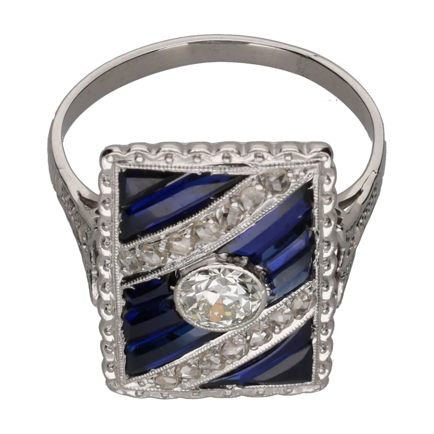 ANILLOS / SORTIJAS Sortija en oro blanco con zafiros y brillantes. Talla 14.