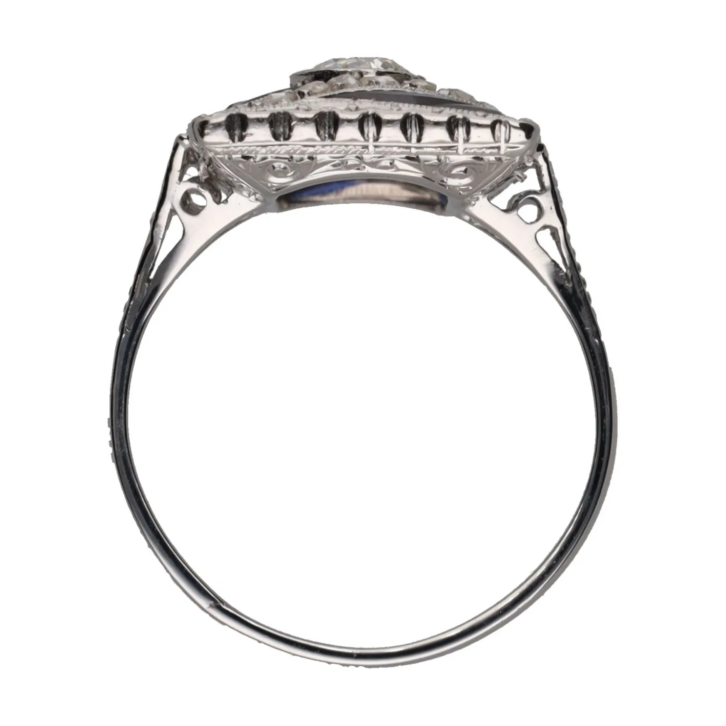 ANILLOS / SORTIJAS Sortija en oro blanco con zafiros y brillantes. Talla 14.