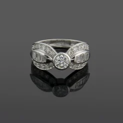 ANILLOS / SORTIJAS Sortija en oro blanco con diamantes