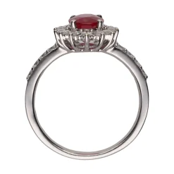 ANILLOS / SORTIJAS Sortija en oro blanco con rubí y brillantes.