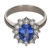 ANILLOS / SORTIJAS Sortija en oro blanco con zafiro y brillantes. Talla 14.