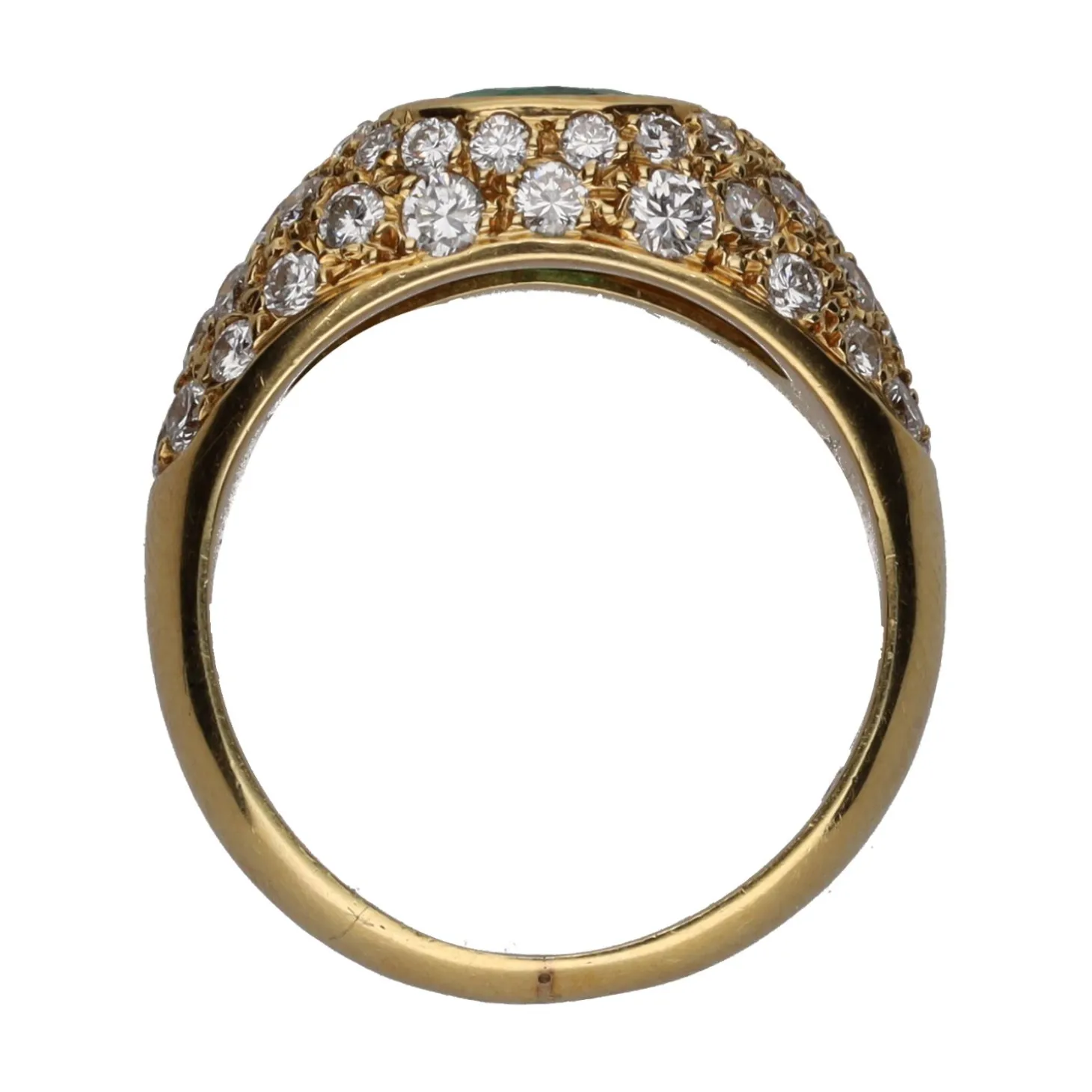 ANILLOS / SORTIJAS Sortija en oro amarillo con una esmeralda y brillantes. Talla 12.