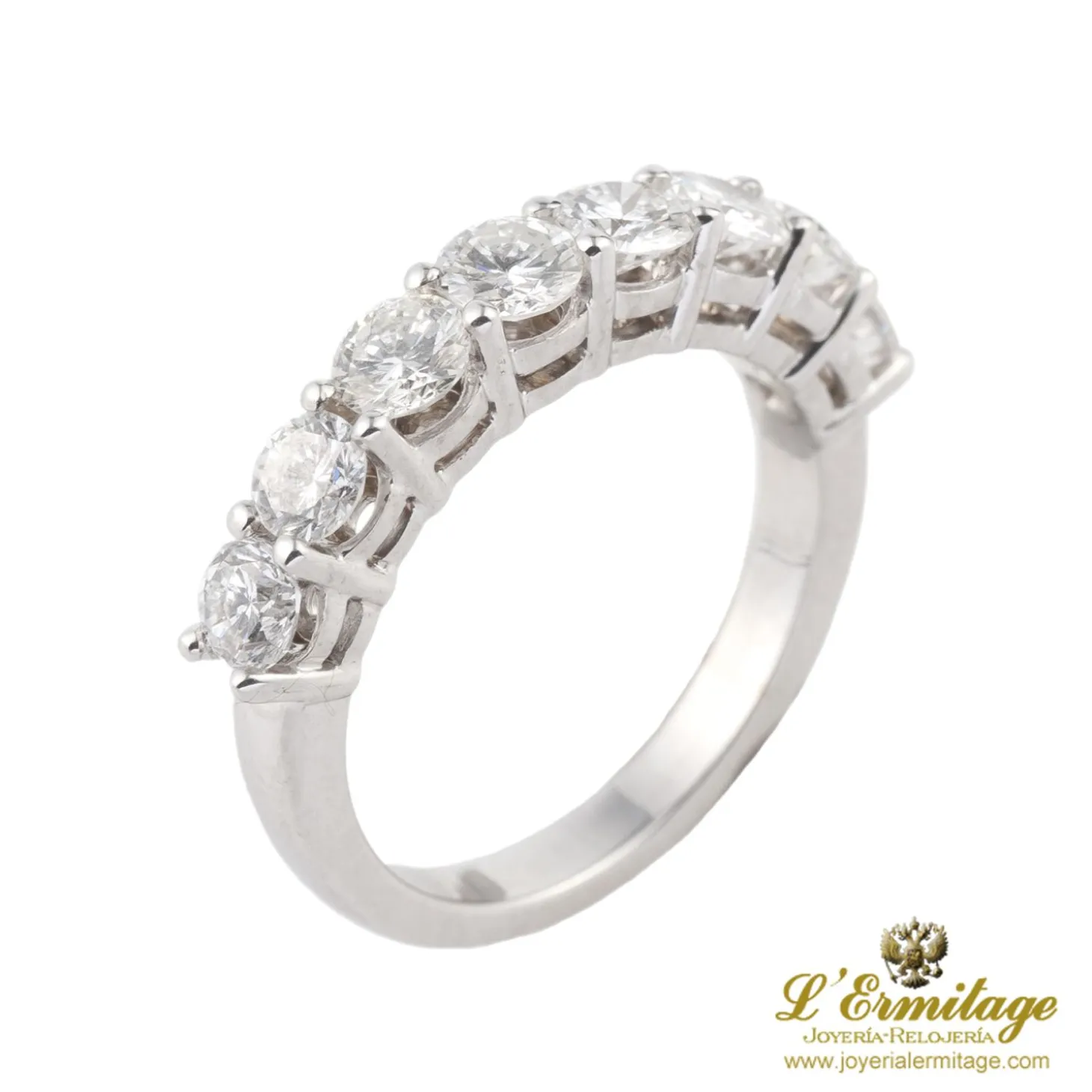 ANILLOS / SORTIJAS Sortija en oro blanco con brillantes.