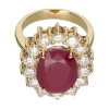 ANILLOS / SORTIJAS Sortija en oro amarillo con rubí y brillantes. Talla 13.