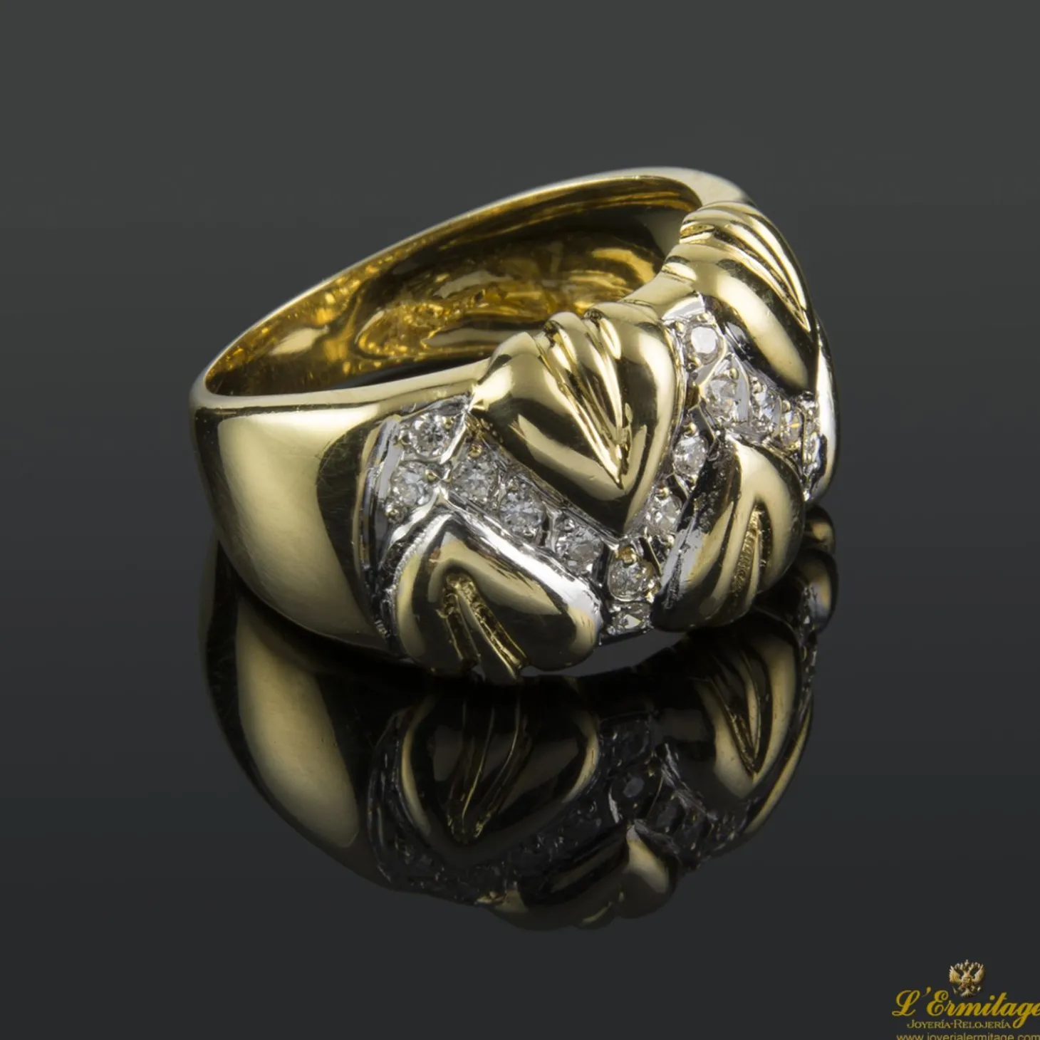 ANILLOS / SORTIJAS Sortija en oro amarillo con brillantes.