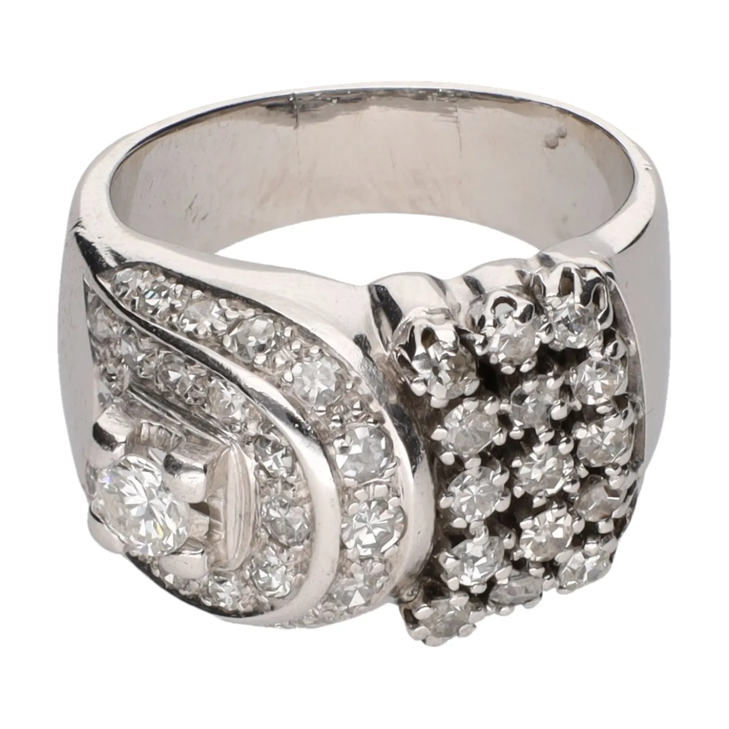 ANILLOS / SORTIJAS Sortija en oro blanco con brillantes. Talla 16.