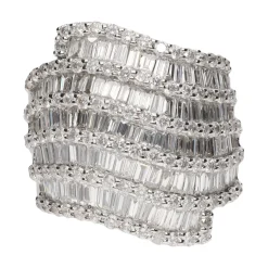 ANILLOS / SORTIJAS Sortija en oro blanco con diamantes naturales. Talla 11.