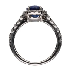 ANILLOS / SORTIJAS Sortija firmada por suarez en oro blanco con zafiro y brillantes. Talla 9.