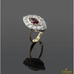 ANILLOS / SORTIJAS Sortija lanzadera oro blanco oro amarillo rubí y diamantes.