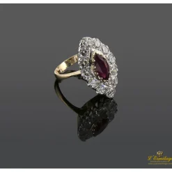 ANILLOS / SORTIJAS Sortija lanzadera oro blanco oro amarillo rubí y diamantes.