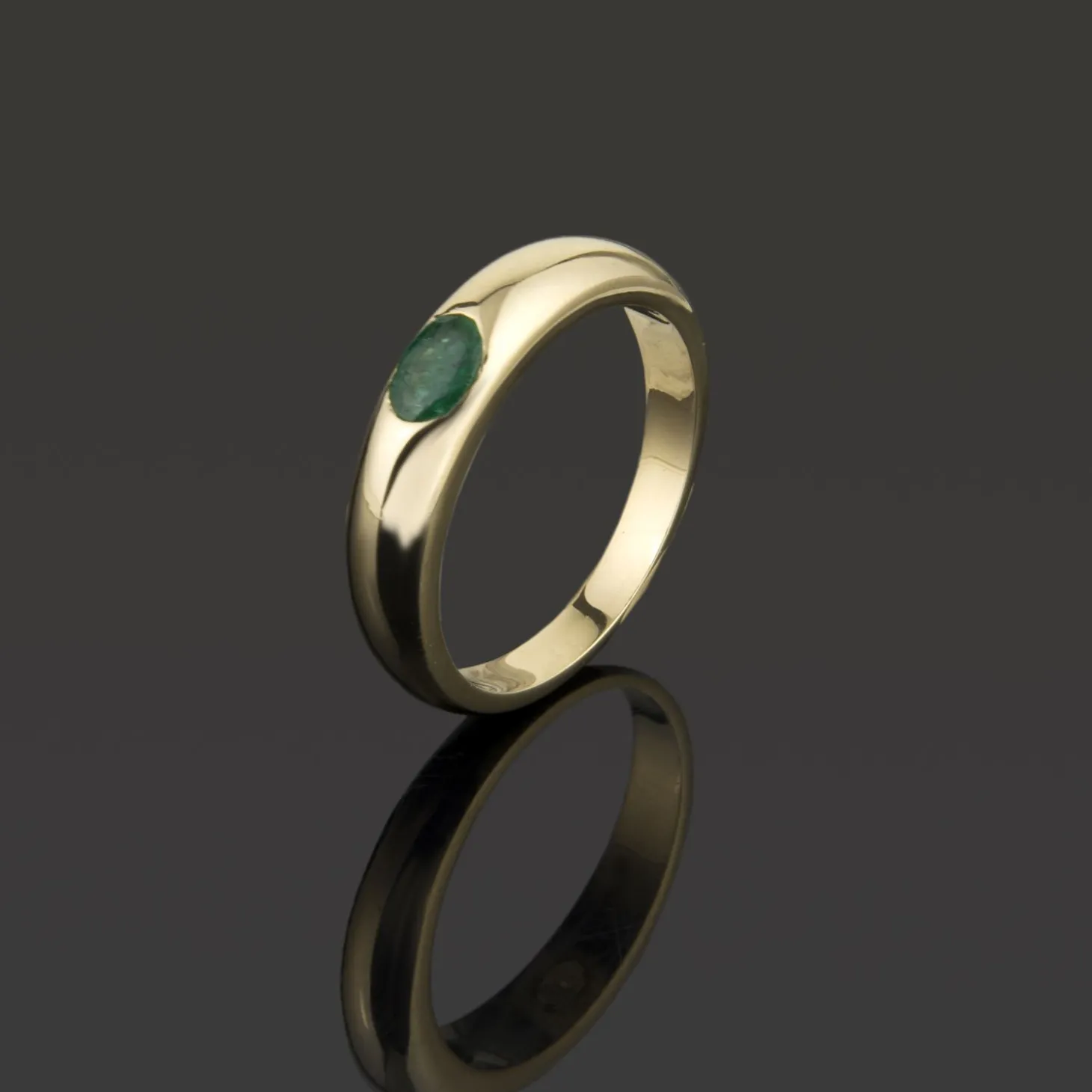 ANILLOS / SORTIJAS Sortija media caña oro amarillo y esmeralda