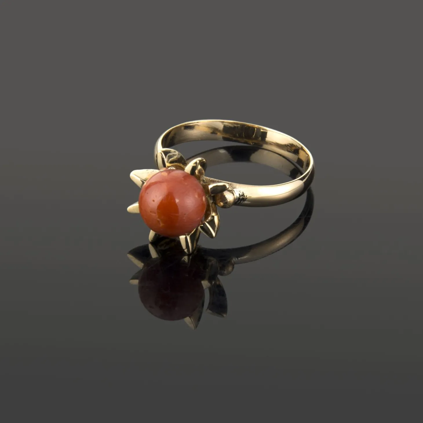 ANILLOS / SORTIJAS Sortija oro amarillo y coral