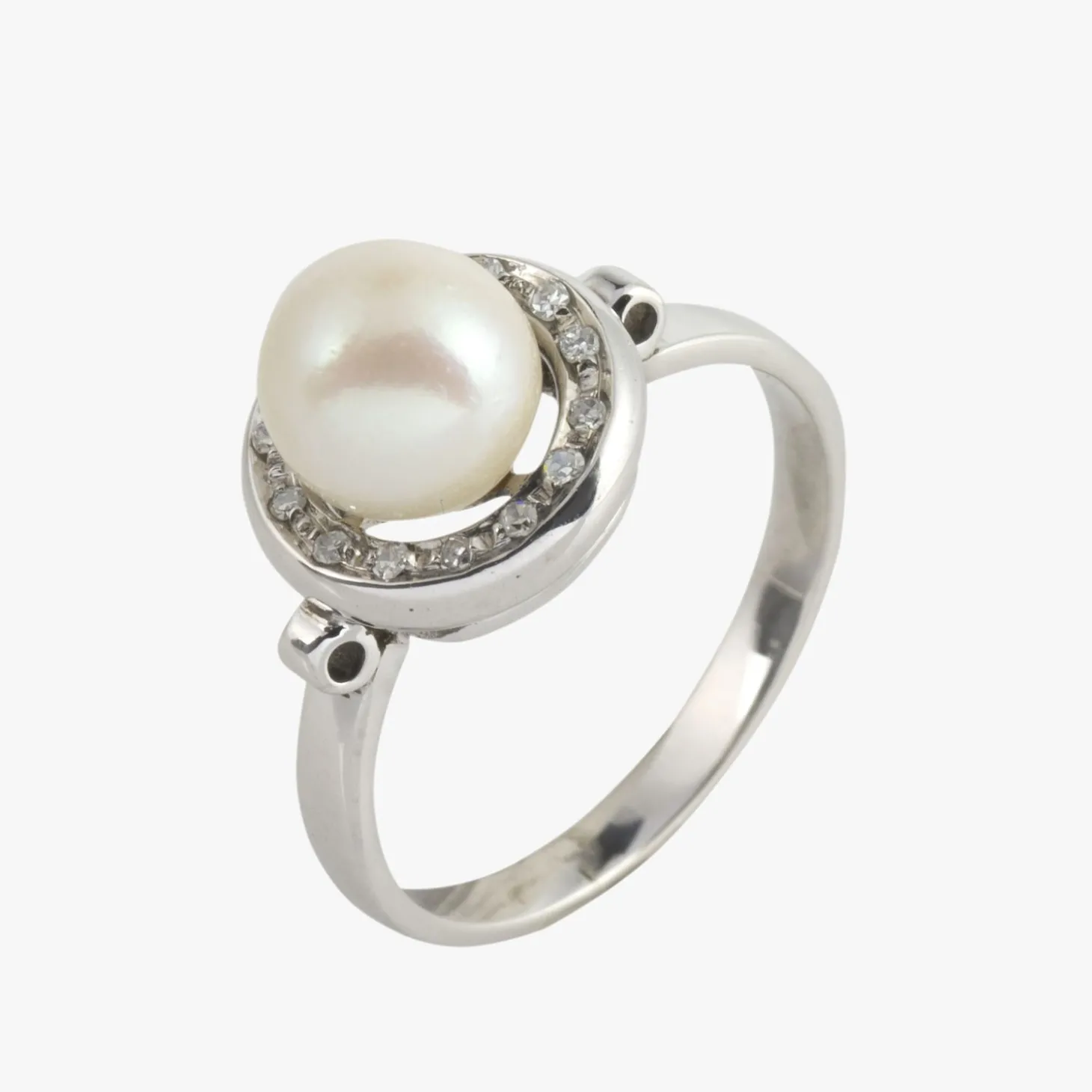 ANILLOS / SORTIJAS Sortija oro blanco con perla y diamantes.