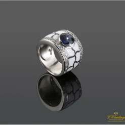 ANILLOS / SORTIJAS Sortija oro blanco esmalte  zafiro y diamantes.