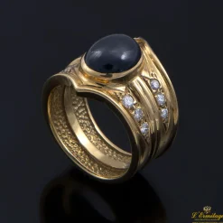 ANILLOS / SORTIJAS Sortija oro amarillo zafiro cabuchón y diamantes