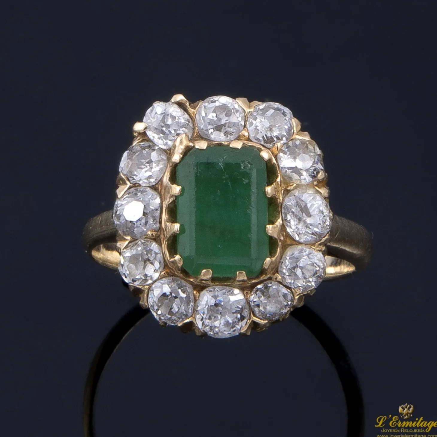 ANILLOS / SORTIJAS Sortija oro amarillo esmeralda y orla de diamantes