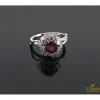 ANILLOS / SORTIJAS Sortija oro blanco rubí y orla de diamantes