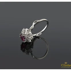 ANILLOS / SORTIJAS Sortija oro blanco rubí y orla de diamantes