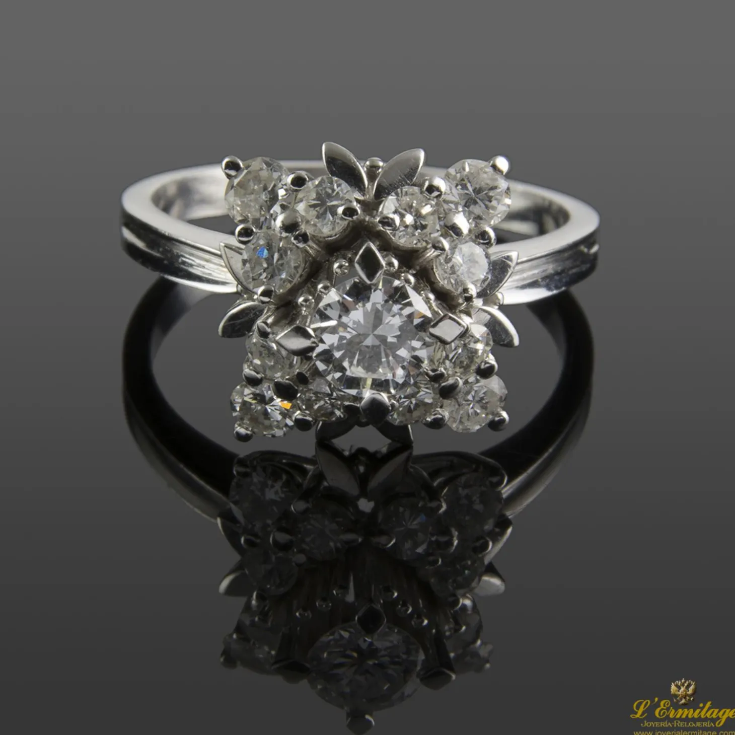 ANILLOS / SORTIJAS Sortija oro blanco y diamantes.