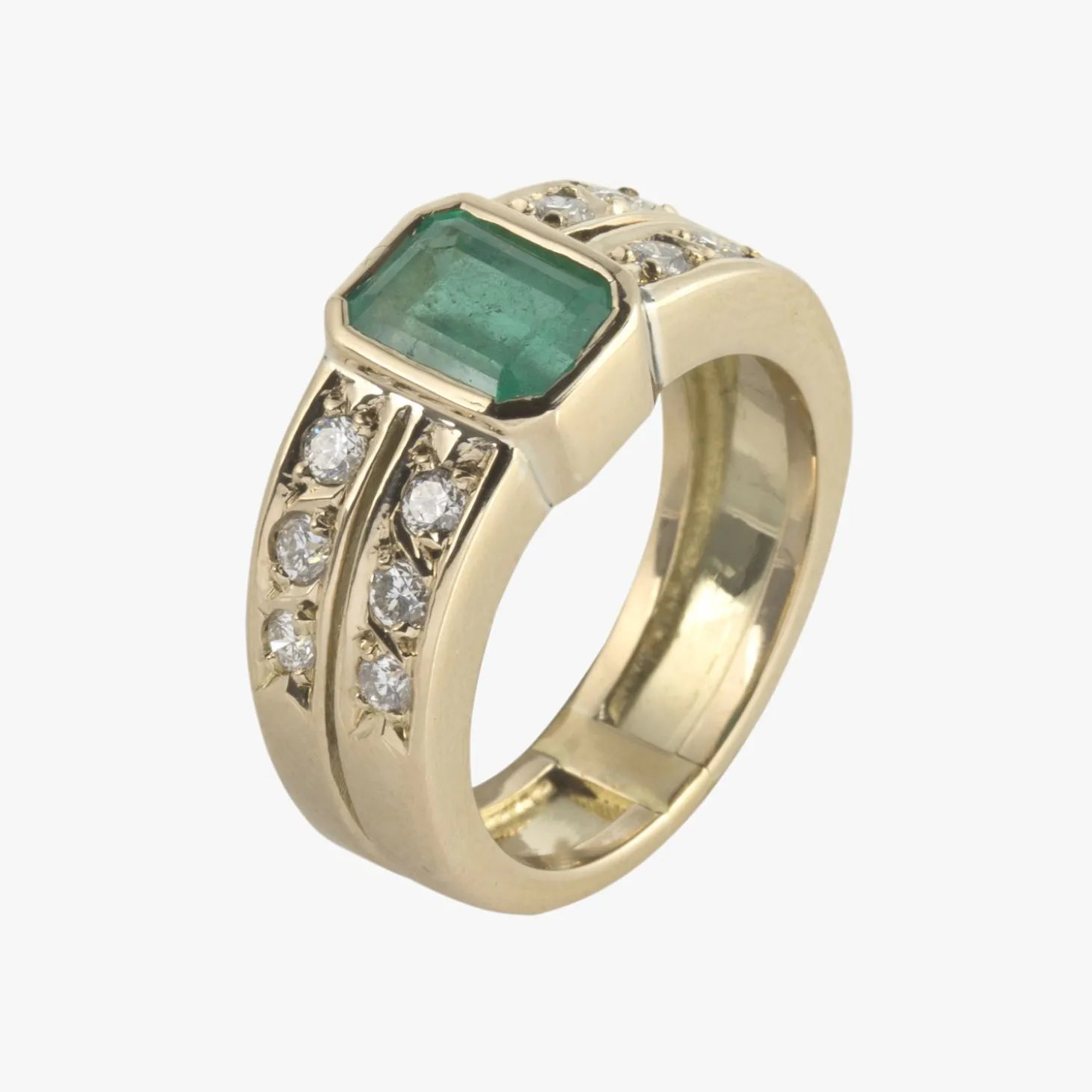 ANILLOS / SORTIJAS Sortija oro amarillo esmeralda y diamantes. Talla nº:12.