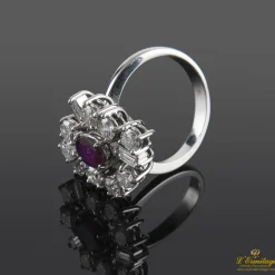 ANILLOS / SORTIJAS Sortija oro blanco rubi y btes.