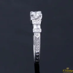 ANILLOS / SORTIJAS Sortija oro blanco y diamantes color g, pureza si1 y peso 0,55 cts.