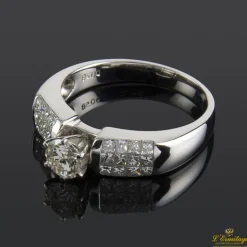 ANILLOS / SORTIJAS Sortija oro blanco y diamantes color i, pureza vs1 y peso 0,43 cts.