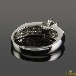 ANILLOS / SORTIJAS Sortija oro blanco y diamantes color i, pureza vs1 y peso 0,43 cts.