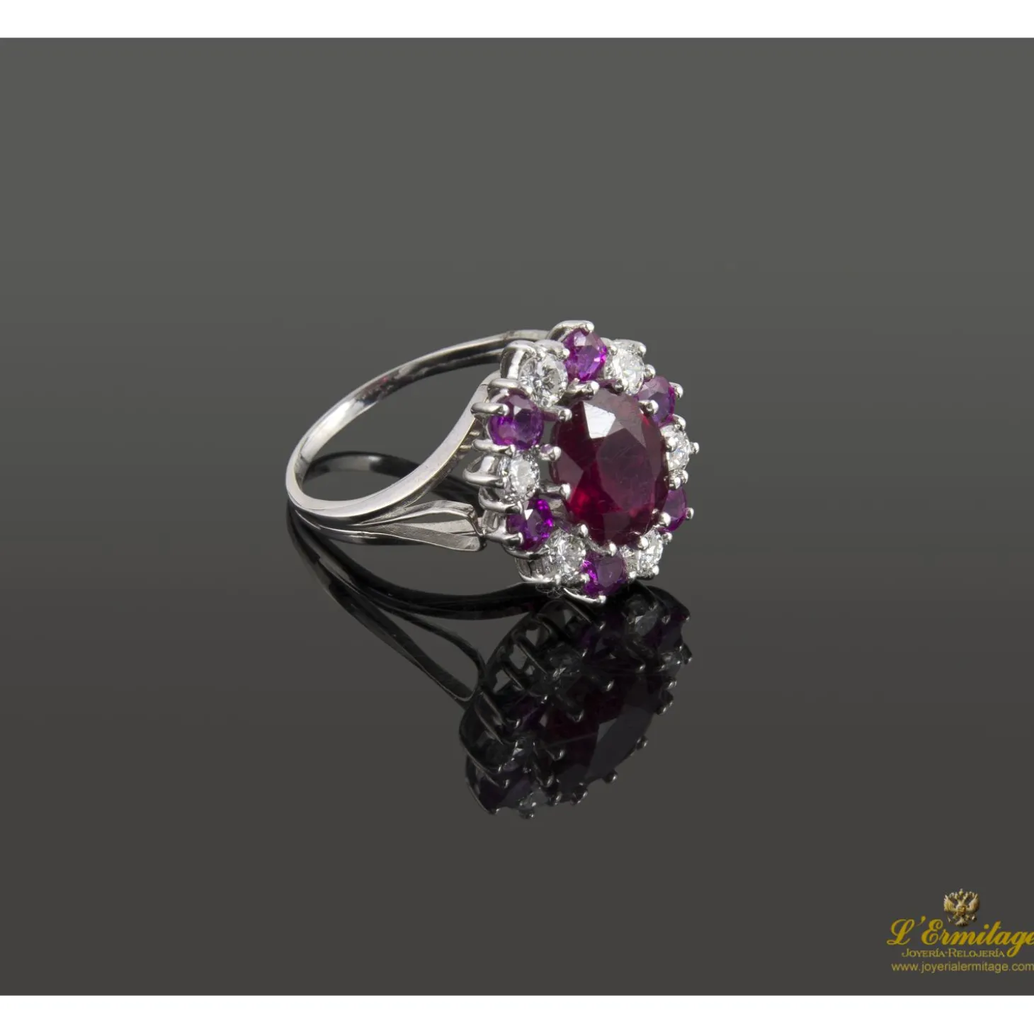 ANILLOS / SORTIJAS Sortija oro blanco rubíes y diamantes
