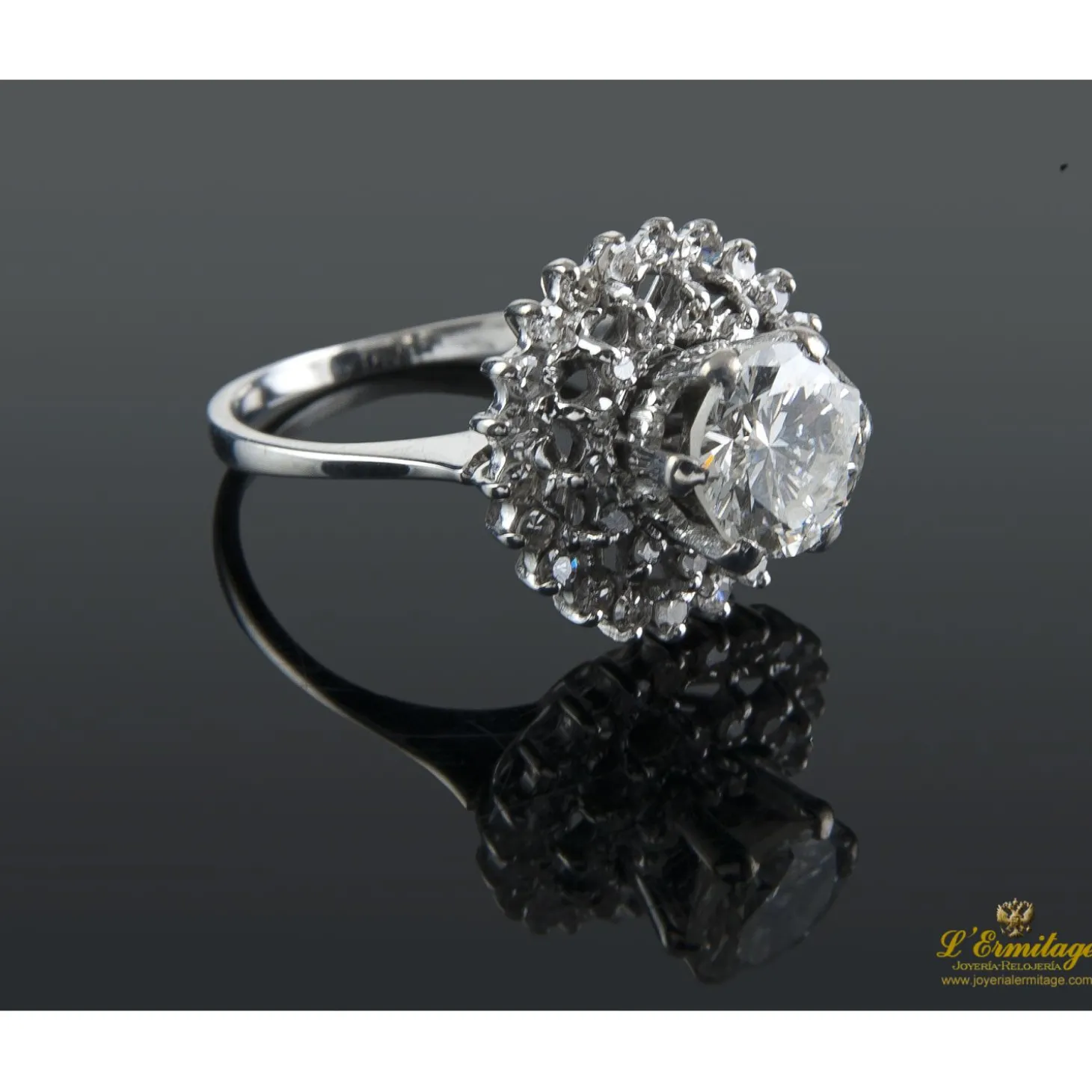 ANILLOS / SORTIJAS Sortija oro blanco y diamantes color i, pureza p1 y peso 1,30 cts.
