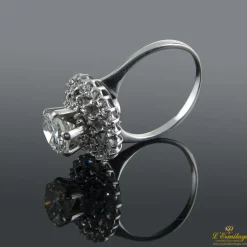 ANILLOS / SORTIJAS Sortija oro blanco y diamantes color i, pureza p1 y peso 1,30 cts.