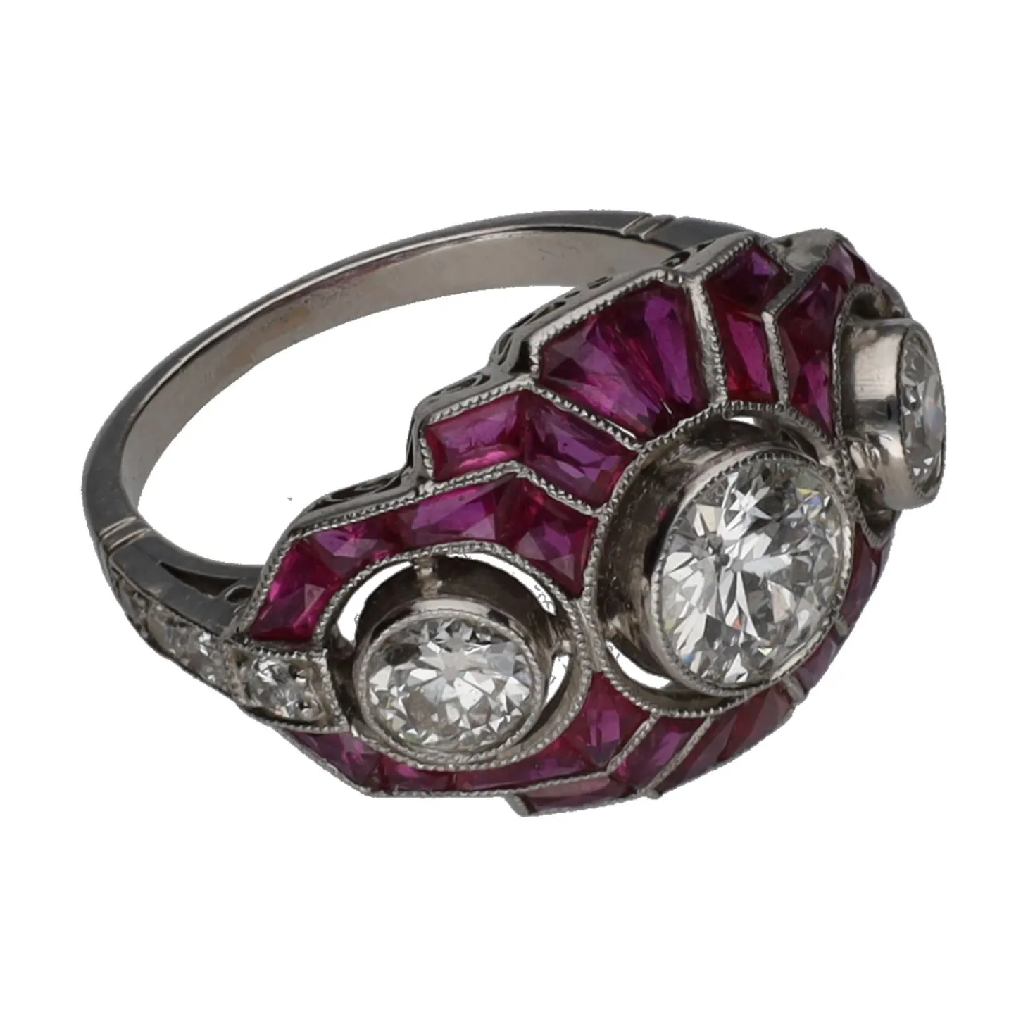 ANILLOS / SORTIJAS Sortija oro blanco con rubíes y brillantes. Talla 11.