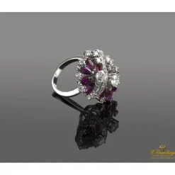 ANILLOS / SORTIJAS Sortija oro blanco brillantes y rubíes.