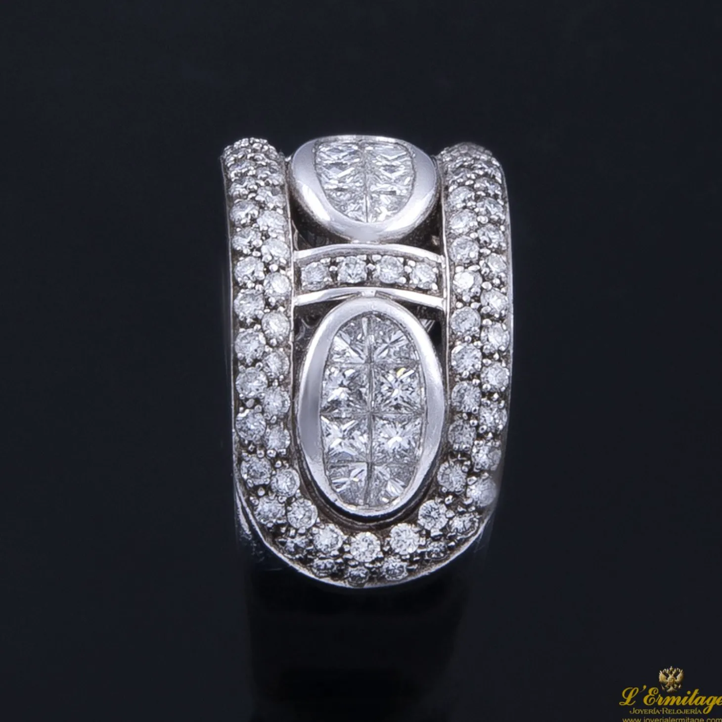 ANILLOS / SORTIJAS Sortija oro blanco y diamantes.