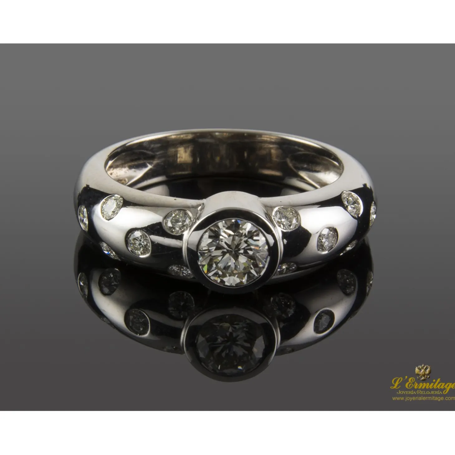 ANILLOS / SORTIJAS Sortija oro blanco y diamantes.