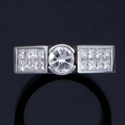 ANILLOS / SORTIJAS Sortija oro blanco y diamantes color g, pureza si1 y peso 0,50 cts.