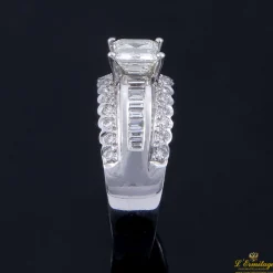 ANILLOS / SORTIJAS Sortija oro blanco con diamantes.