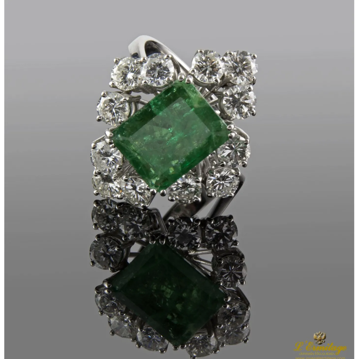 ANILLOS / SORTIJAS Sortija oro blanco esmeralda y diamantes
