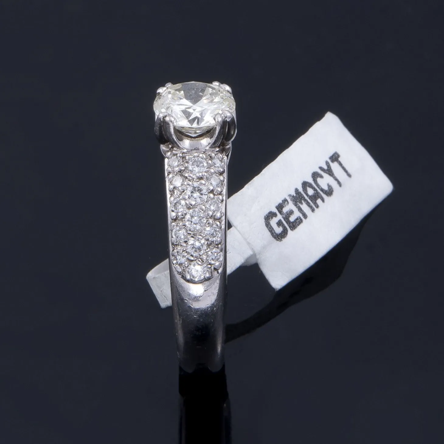 ANILLOS / SORTIJAS Sortija oro blanco y diamantes color l, pureza vvs2 y peso 1,08 cts.